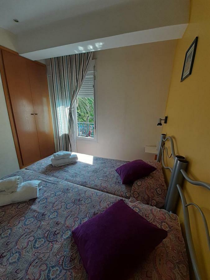 Hostal Puig Rom Roses Eksteriør billede